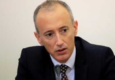 Министър Красимир Вълчев предлага дебат за забрана на социалните мрежи за деца под 15 години