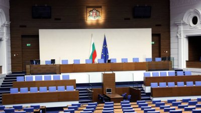 71 депутати и нула решения: Втори ден без кворум в парламента