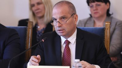 Лъжите за казуса в ДАИ: Министърът на транспорта разкри фактите зад скандала с корупцията
