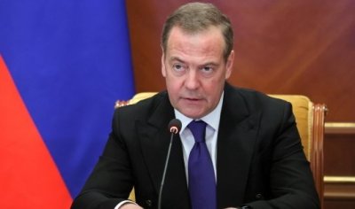 Медведев с коментар за Макрон и неговите политически &bdquo;успехи&ldquo;