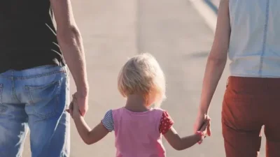 Родители на деца до 12 години може да работят от вкъщи през ваканцията