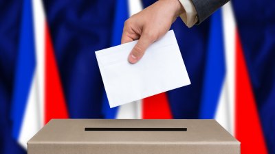 Френската опозиция призова за предсрочни избори