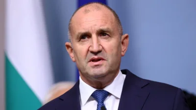 Радев към НСО: От 20 октомври ще пътувам с личния си автомобил в знак на солидарност със служителите на администрацията