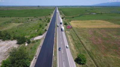 Ограничено движение по АМ &bdquo;Тракия&ldquo; в посока София след катастрофа
