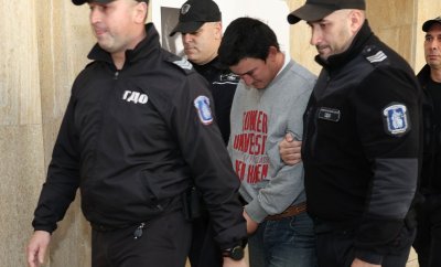 Бургаският окръжен съд остави в ареста тройния убиец от село Люляково