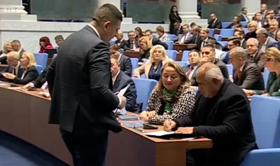 Бойко Борисов се подписа за оставката на шефа на КПК