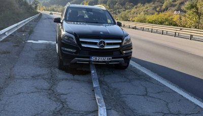 Метална греда проби джип в движение на магистрала "Хемус"