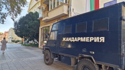 Полицаи и прокурори удариха Община Пловдив