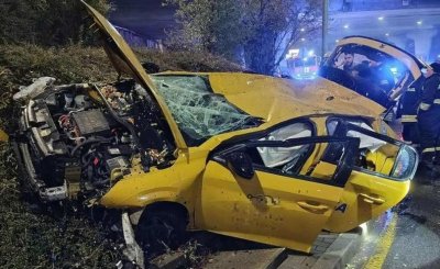 Автомобил падна от мост на &bdquo;Цариградско шосе&ldquo; в София