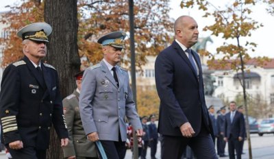 Румен Радев произвежда курсантите от Випуск 2025 &bdquo;Сливнишко-Драгомански&ldquo; в първо офицерско звание