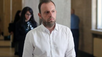 Министерството на правосъдието осигури охрана на нападнатия с чук прокурор Иво Илиев и семейството му