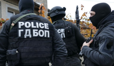 След акцията на ГДБОП в Русе: Разследват митничари, откраднали конфискувани пари, злато и цигари (СНИМКИ)