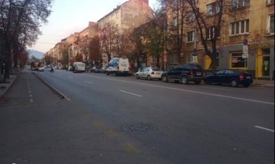 Млад мъж нападна столичанин на пешеходна пътека