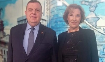 Кремтодорова и Каракачамаков могат да послужат за реклама на лекарство против запек