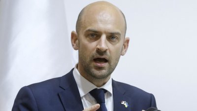 Франция срещу САЩ: Париж обвини Вашингтон в нарушаване на международното право в Карибите