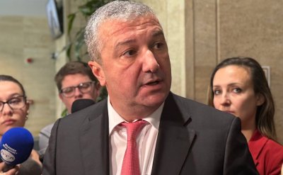 Драгомир Стойнев: Нормално е да се вдигнат осигуровките с 2%, дефицитът в НОИ е огромен (ВИДЕО)