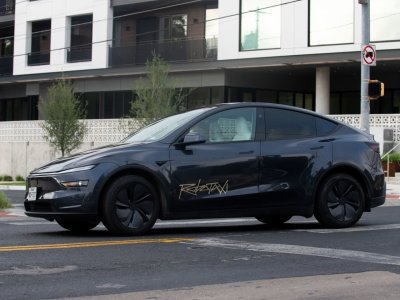 Революцията започна: ЕС официално допуска Tesla до тестове на автономни таксита