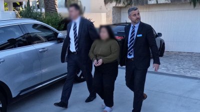 Фалшива фън шуй учителка и &bdquo;ясновидка&ldquo; бе арестувана в Австралия за измама за 70 млн. долара (ВИДЕО)