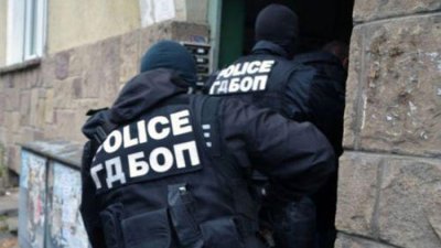 ГДБОП разби банда за фалшиви документи, действала в три области