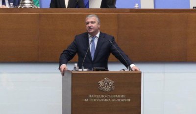 Драгомир Стойнев: Партиите, които застанаха срещу забраната за износ на дизел и джет-гориво, предпочитат сръбски и македонски интереси пред българските
