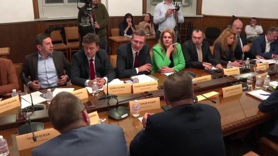 Ветото падна: Енергийната комисия преодоля решението на Радев за закона за &bdquo;Лукойл&ldquo;
