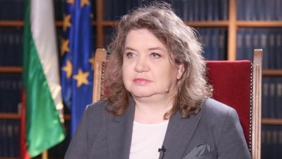 Наталия Киселова: Бих върнала референдума за еврото отново