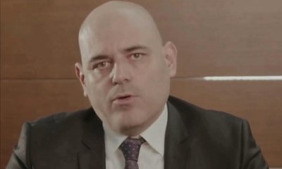 Това е аверчето на Лена, подписал договора между ББР и кантората &ldquo;Джингов, Гугински, Кючуков и Величков&rdquo;