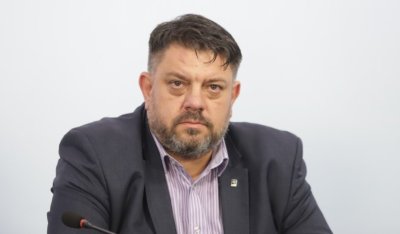 Зафиров заплаши, че ще напусне кабинета, ако от бюджета отпаднат социалните ангажименти (ВИДЕО)
