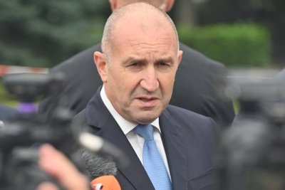 Радев: Парламентът ражда беззаконие, скандали и отврат!