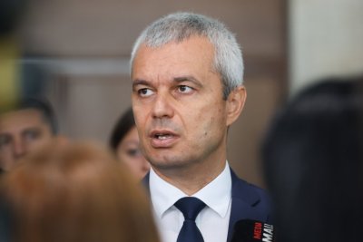 Костадинов към ПП: Окупация не става с прасенца &mdash; ще ви покажем как се протестира!