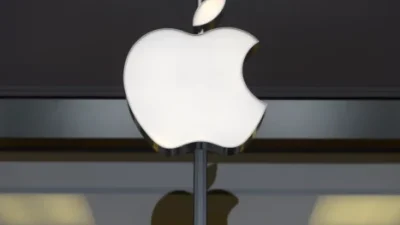 Apple намалява наполовина производството на iPhone Air