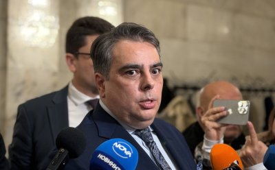 Асен Василев: Увеличението на осигуровките удря всички българи с по 600 лева (ВИДЕО)