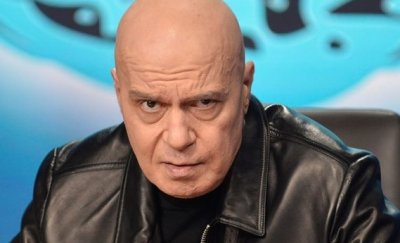 Депутатът от ПП-ДБ Васил Пандов е виновен, затова, че лумпени нападнаха и влачеха две жени по улицата