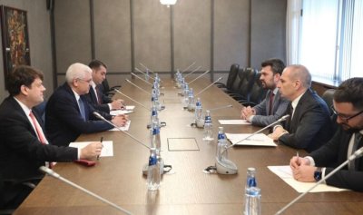 Държавата поема контрол: Собственикът плаща всичко за заседналия танкер край Ахтопол
