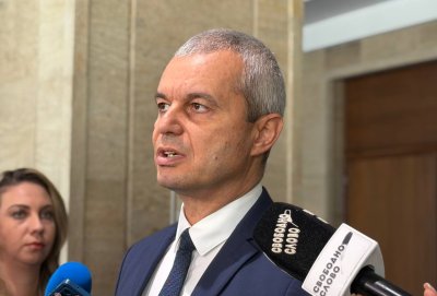 Костадинов: Очертава се да влезем в еврозоната не само без кабинет, а и без бюджет