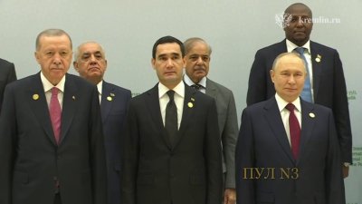 Путин, Ердоган и Токаев рамо до рамо: Сигнал за нов световен ред от Централна Азия (ВИДЕО)
