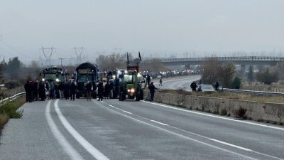 Отпада блокадата при Кулата, но гръцките протести продължават