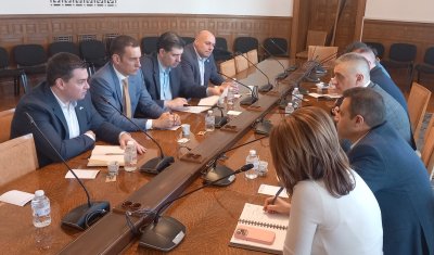 Кирил Добрев: В условията на удължителен закон София не трябва да бъде наказана с по-малко средства за градски транспорт