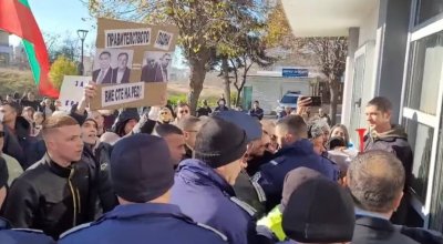 Несебър въстана срещу скандалния кмет Николай Димитров (ВИДЕО)