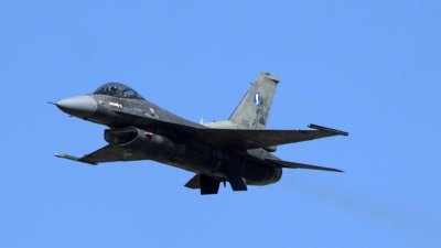 Тайландски изтребители F-16 нанесоха нови удари по Камбоджа