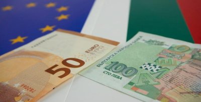 Какво трябва да знаем за плащанията с лев и евро през януари 2026 г. у нас