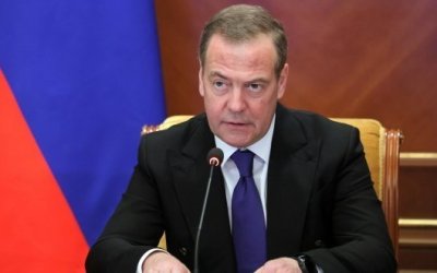 Медведев за украинската атака в Херсон: Възмездието ще бъде бързо и неизбежно!