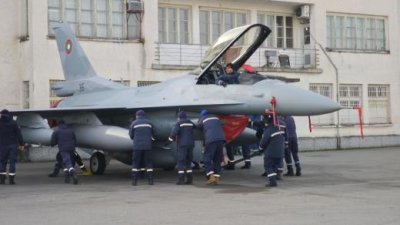 Исторически момент за армията: Осемте F-16 Block 70 кацнаха в Граф Игнатиево