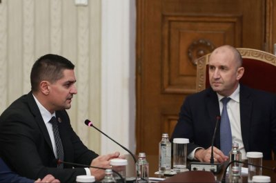 МЕЧ при Радев: Консултации на фона на разпадащия се парламент (ВИДЕО)