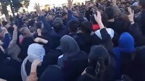 The Wall Street Journal: Най-малко петима убити при най-мащабните протести в Иран от три години насам (ВИДЕО)