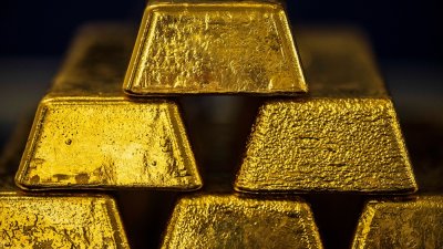 Златото към нови върхове: Анализатори чертаят цени над 4 600 долара през 2026 г.