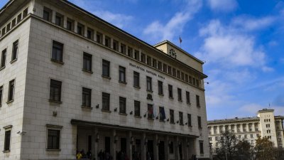   Повишени мерки за сигурност около пощенски и банкови клонове