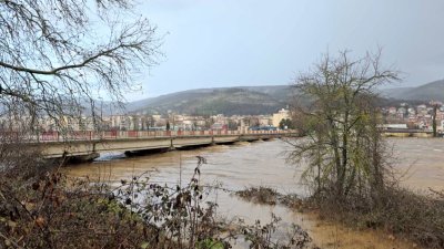 Безсънна нощ в Крумовградско: Червен код за валежи и частично бедствено положение в 26 населени места