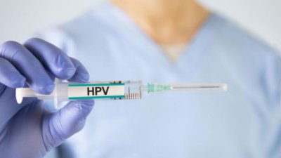 Безплатната ваксинация срещу HPV се разширява за момичета до 18 години