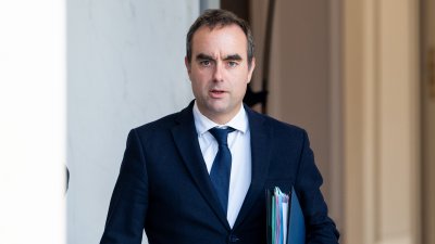 Премиерът на Франция осъди американската военна операция във Венецуела